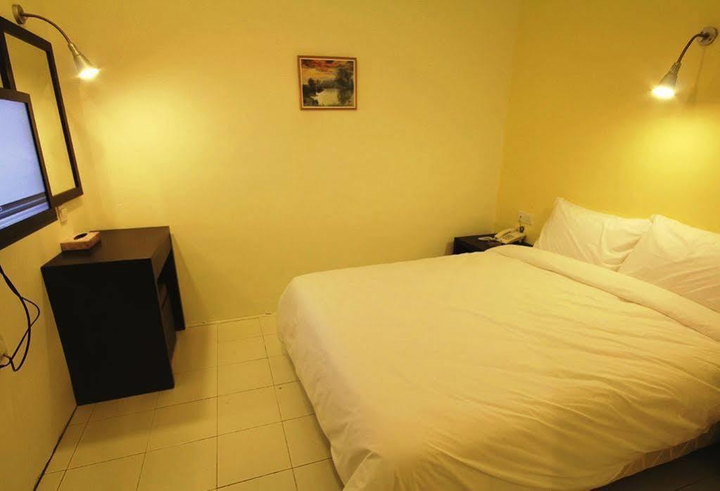 Hotel Zamburger Segamat Exterior photo