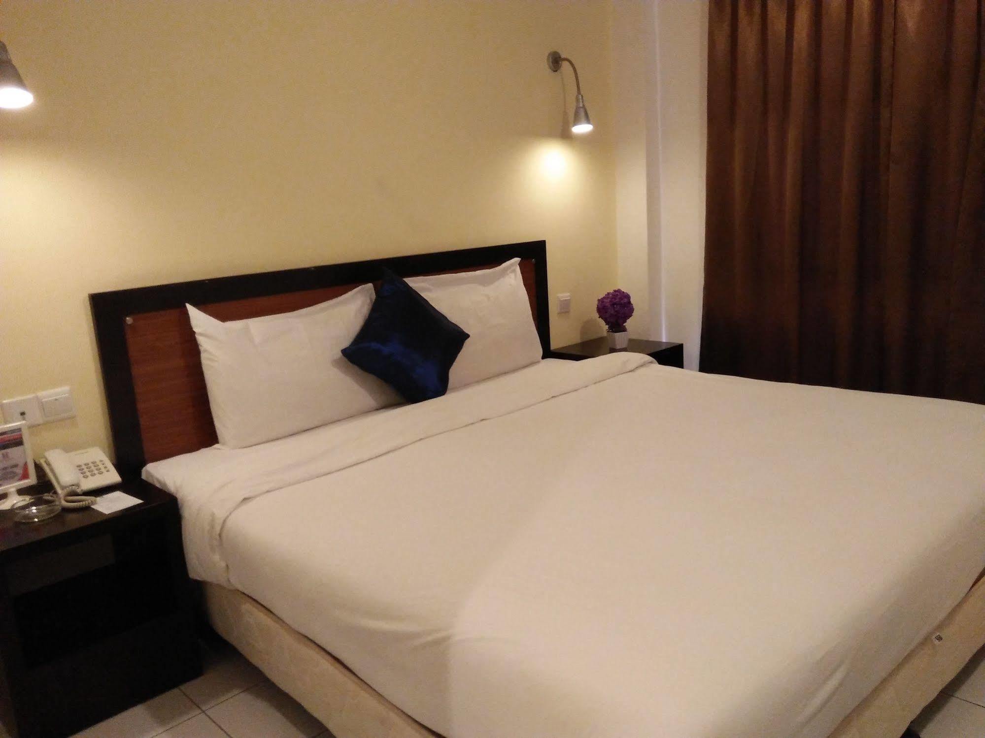 Hotel Zamburger Segamat Exterior photo