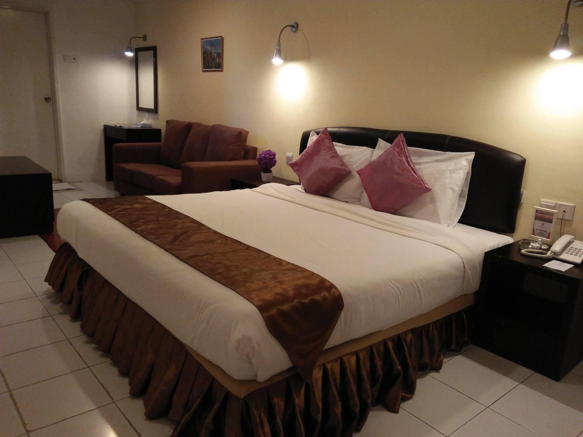 Hotel Zamburger Segamat Exterior photo