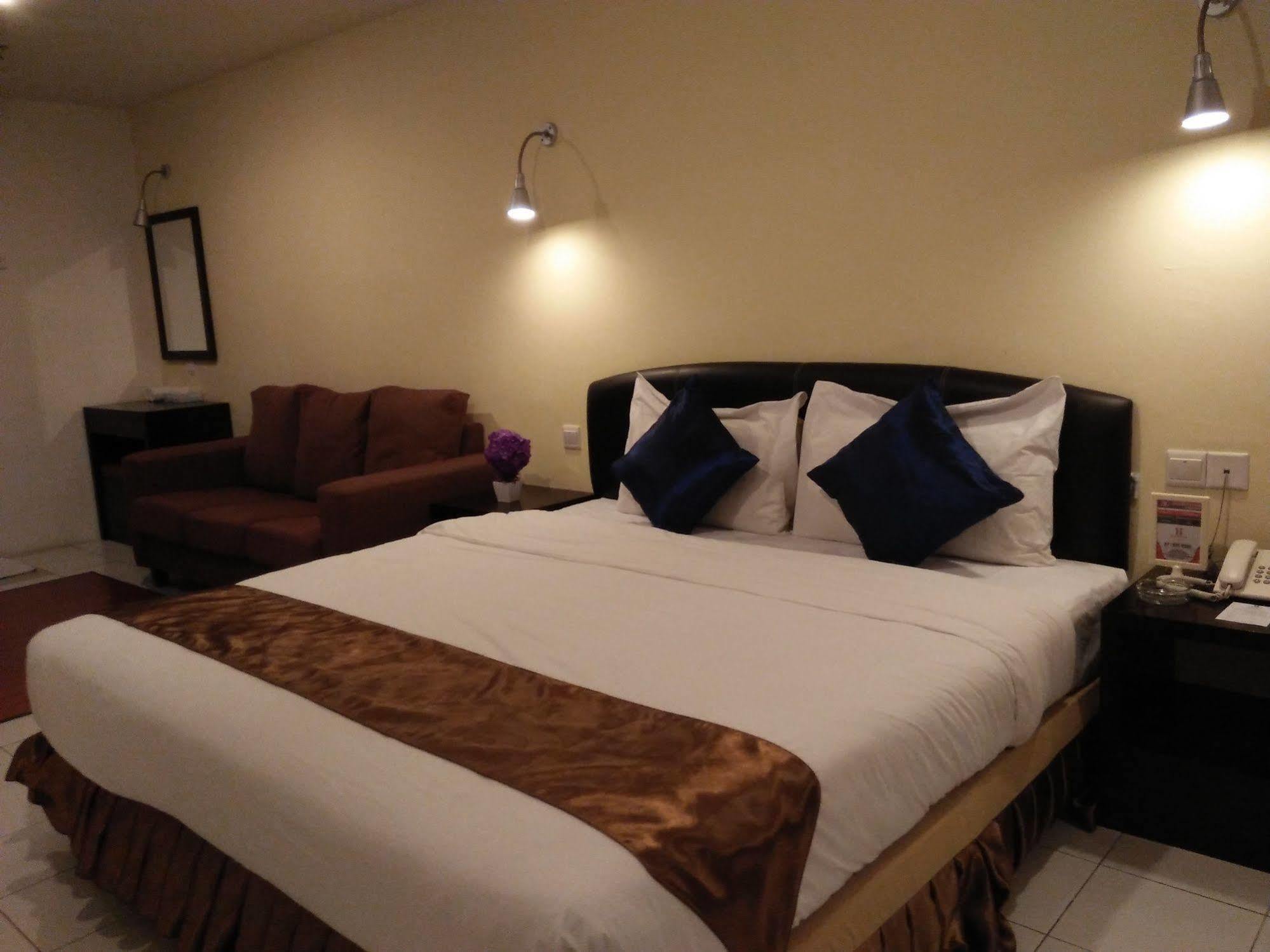 Hotel Zamburger Segamat Exterior photo